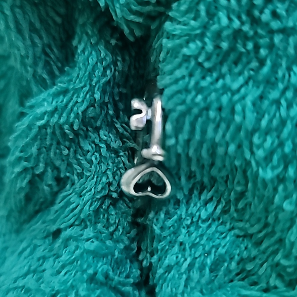 *Retired* James Avery The Hearts Key ring - size 7 1/2